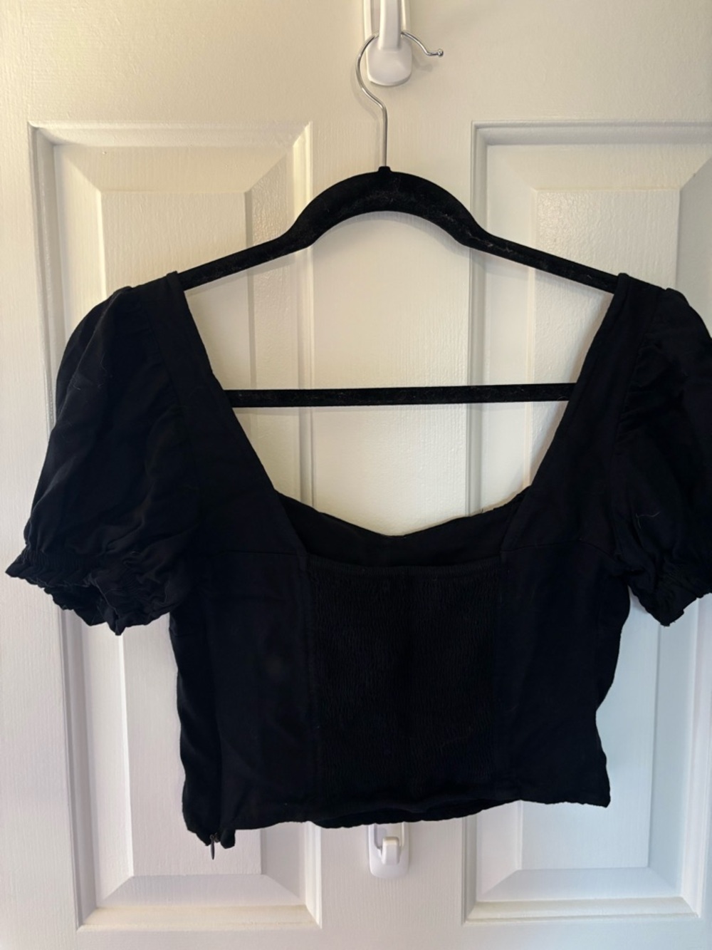 Urban Outfitters Black Puff Sleeve Crop Top - Picture 2 of 3